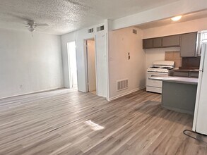 Building Photo - 1601 E Central Texas Expy