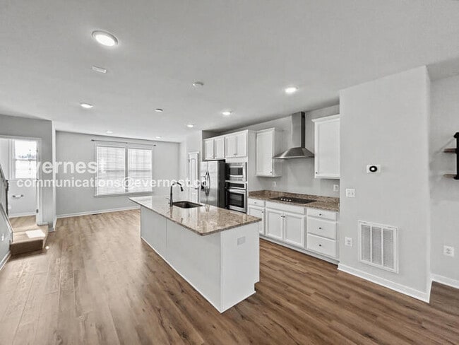 Building Photo - 1325 Claytor Ln