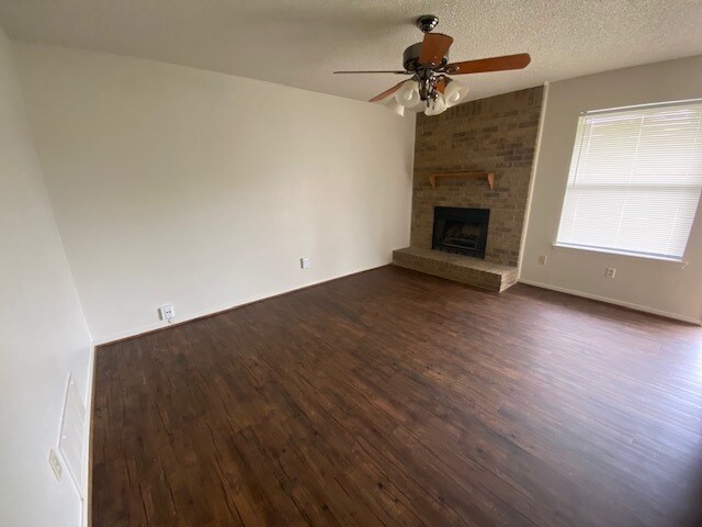 Building Photo - 904 Cottonwood Trl