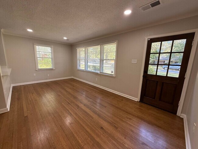 Foto del edificio - 1409 Dearing Rd