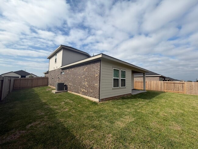 Building Photo - 407 Robin Ct