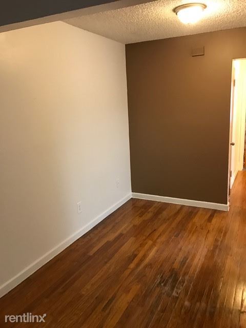 Building Photo - 9531 Greenview Ave