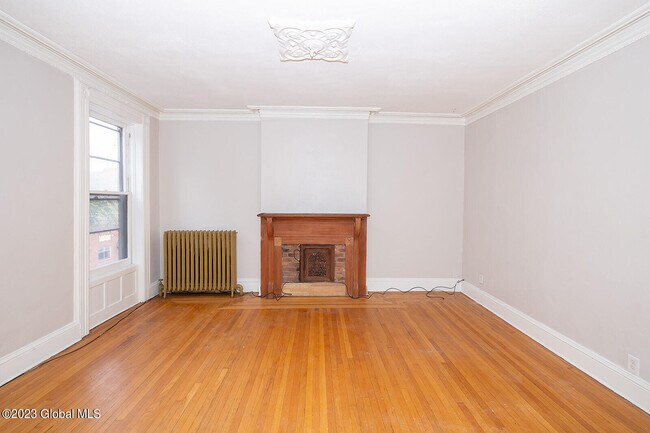 Foto del edificio - 338 Madison Ave