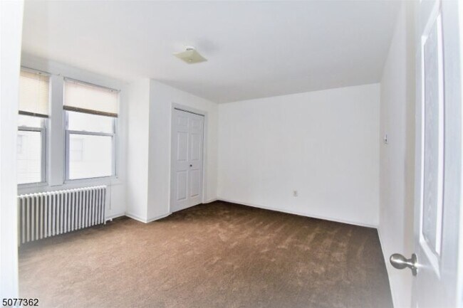 Building Photo - 237 Haledon Ave