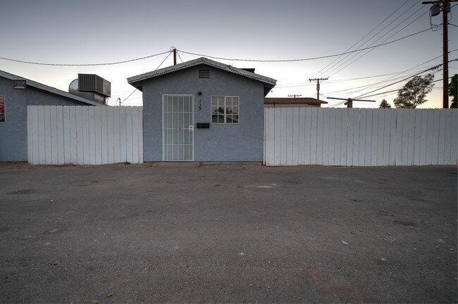 Building Photo - 700-724 B St