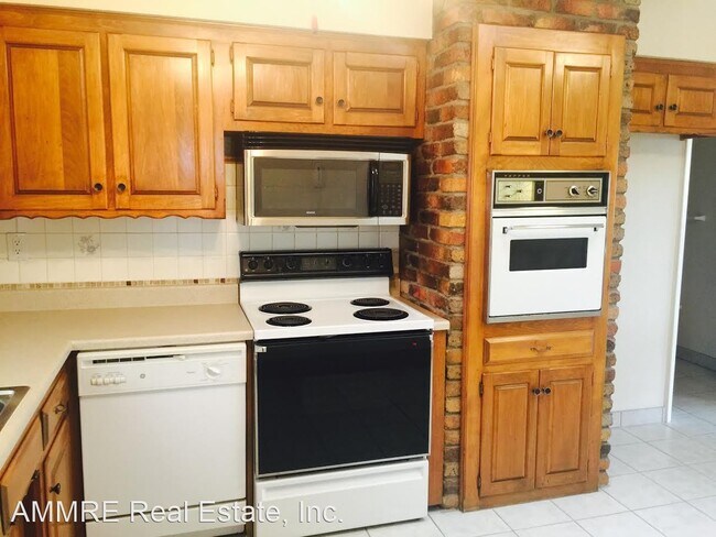 Building Photo - 3 br, 2 bath House - 3405 Mt. Everest Ave NE