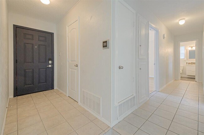 Building Photo - 808 Stimson St