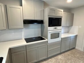 Building Photo - 8510 Vogue Ln