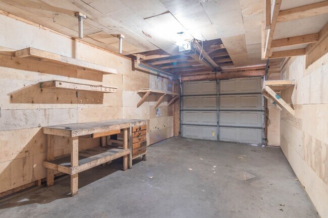 Building Photo - 509 E Westgor Ave
