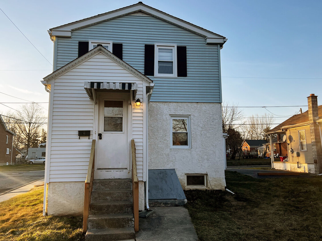 Primary Photo - 302 E Howard St