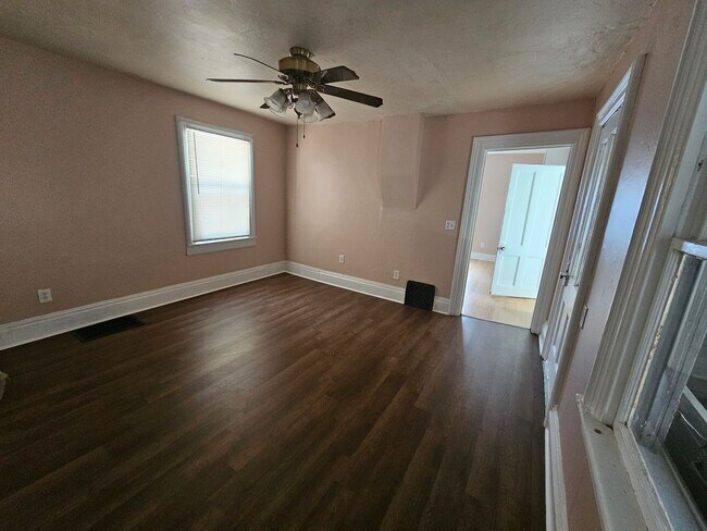 Foto del edificio - Big 3 bed 2 bath home