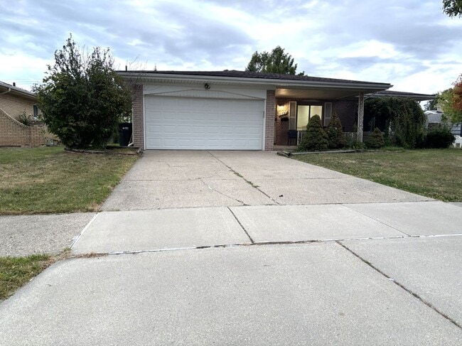 Building Photo - 3559 Janet Dr