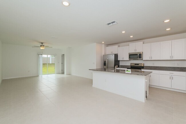 Building Photo - 11042 Radiant Shore Loop