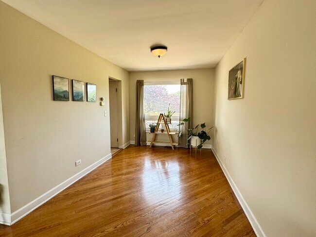 Foto del edificio - 23W354 Woodcrest Ct W