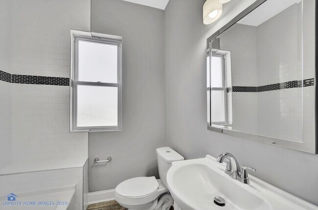 Building Photo - 7915 S Peoria St