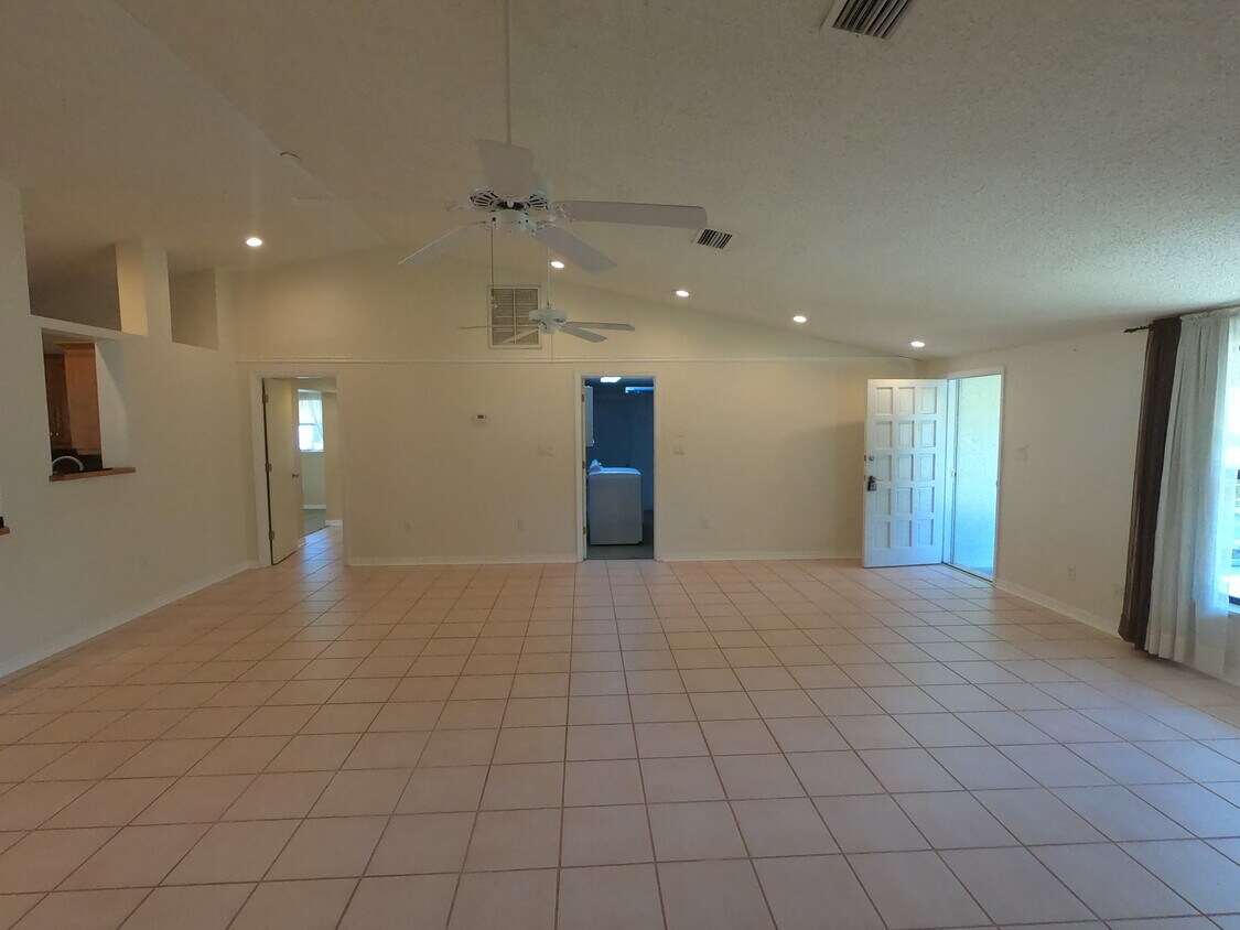 Foto principal - 4063 Prescott St