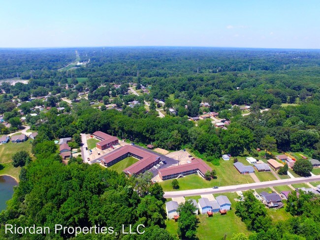 Building Photo - 1138 Western Hills Dr