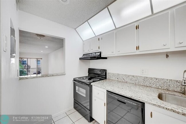 Building Photo - 4111 Stirling Rd
