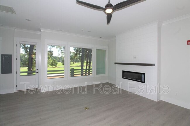 Foto del edificio - 209 Fairway Dr