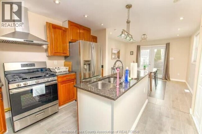 Building Photo - 1180 Felix Ave