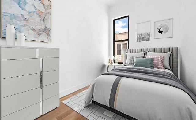 Foto del edificio - 3 bedroom in ASTORIA NY 11103