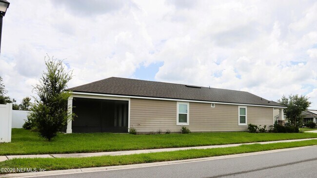 Foto del edificio - 13184 Holsinger Blvd