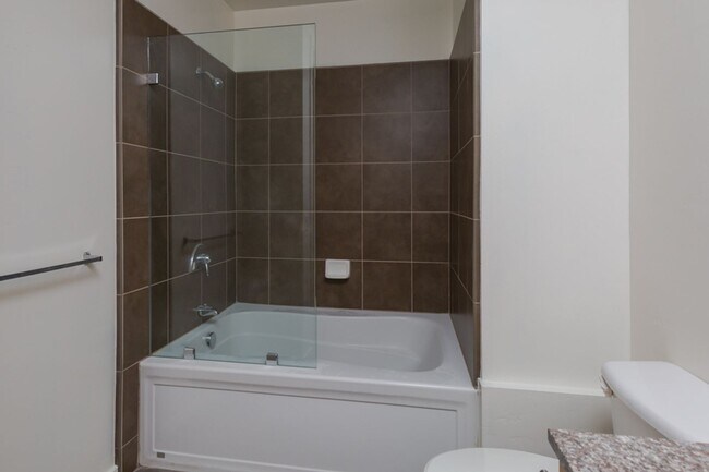 Foto del edificio - 2 bedroom 2 story East Village loft at Fah...