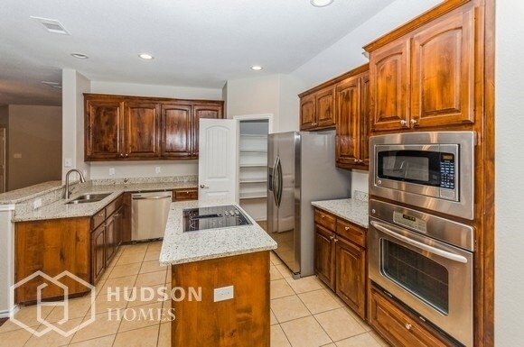 Building Photo - NOW AVAILABLE! - 2108 Caroline Dr, Weather...