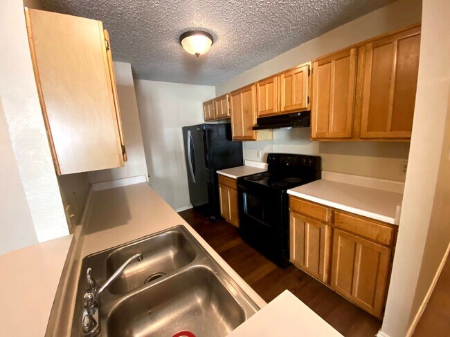 Building Photo - 9205 Shadow Crest, Converse, TX. 78109