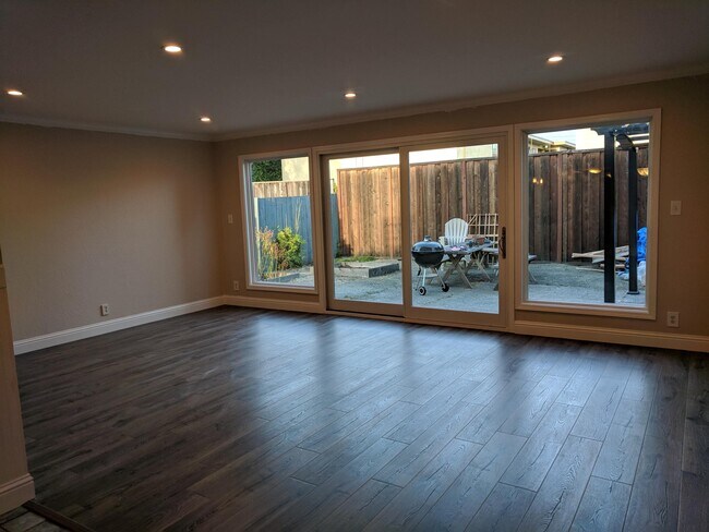 Living Room - 5002 Webster St