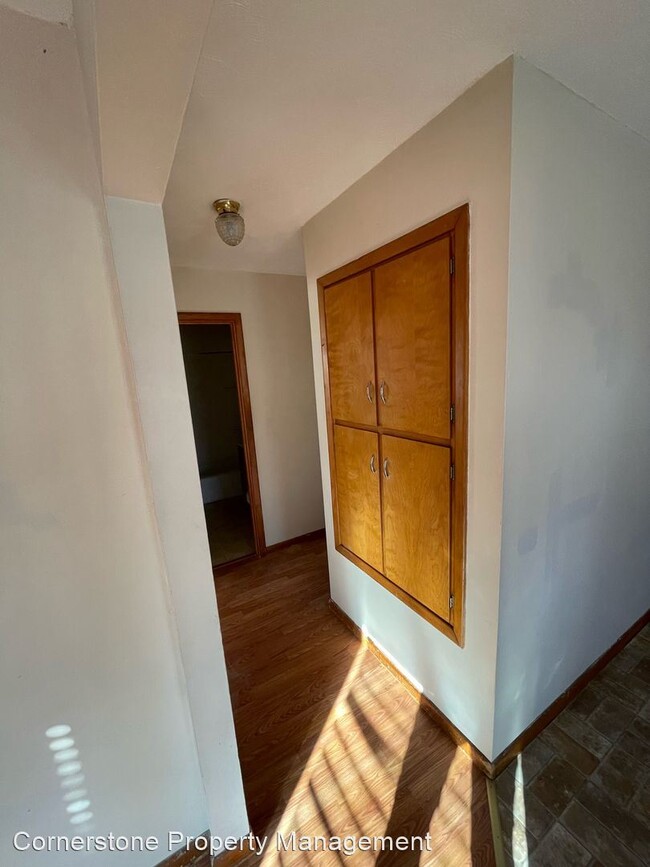 Foto del edificio - 3 br, 1 bath House - 122 E Elm St