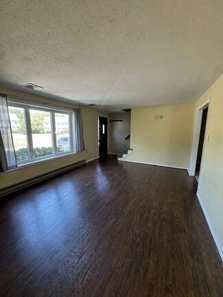 Building Photo - 835 Mt Hope St