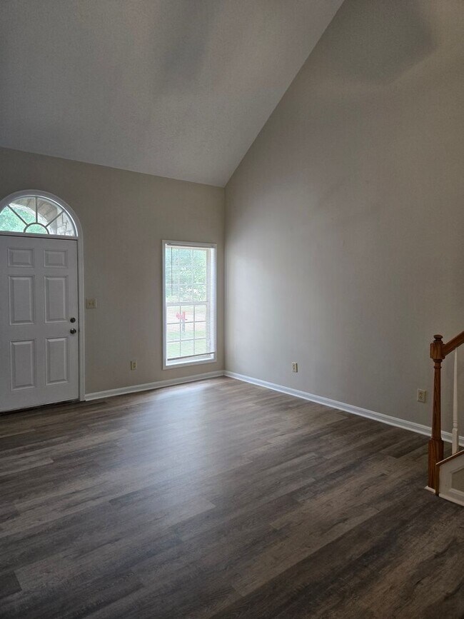 Building Photo - Hamburg Area 2 Story - 4 Bedrooms         ...