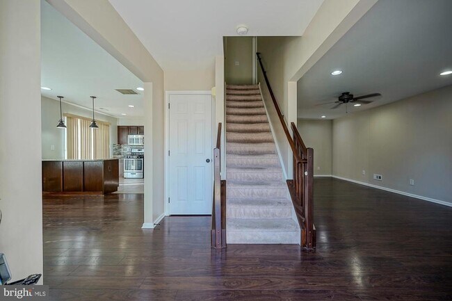 Foto del edificio - 3908 Grenwich Ln