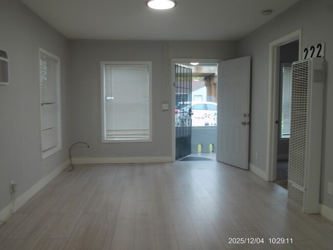 Foto del edificio - 222 A St