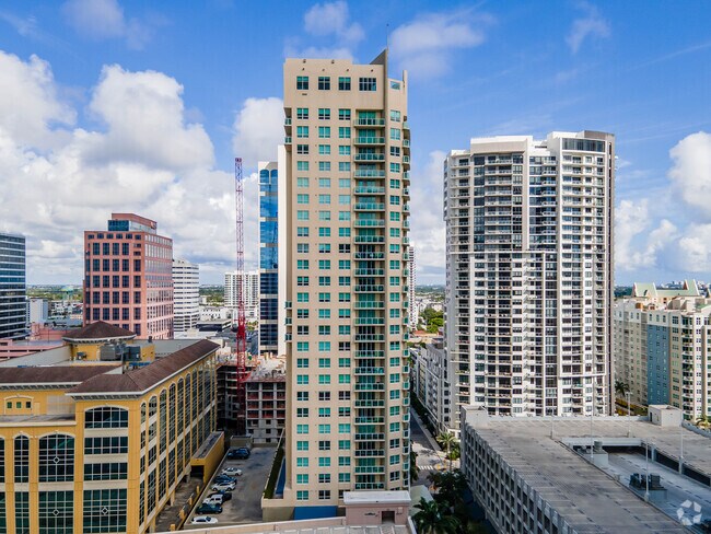 Foto del edificio - 350 SE Second St