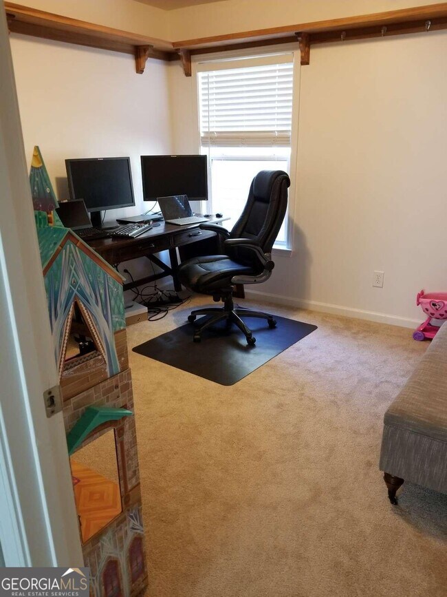 Building Photo - 14184 Kennewick Rd