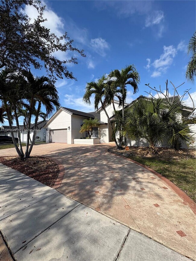 Foto del edificio - 16209 NW 15th St