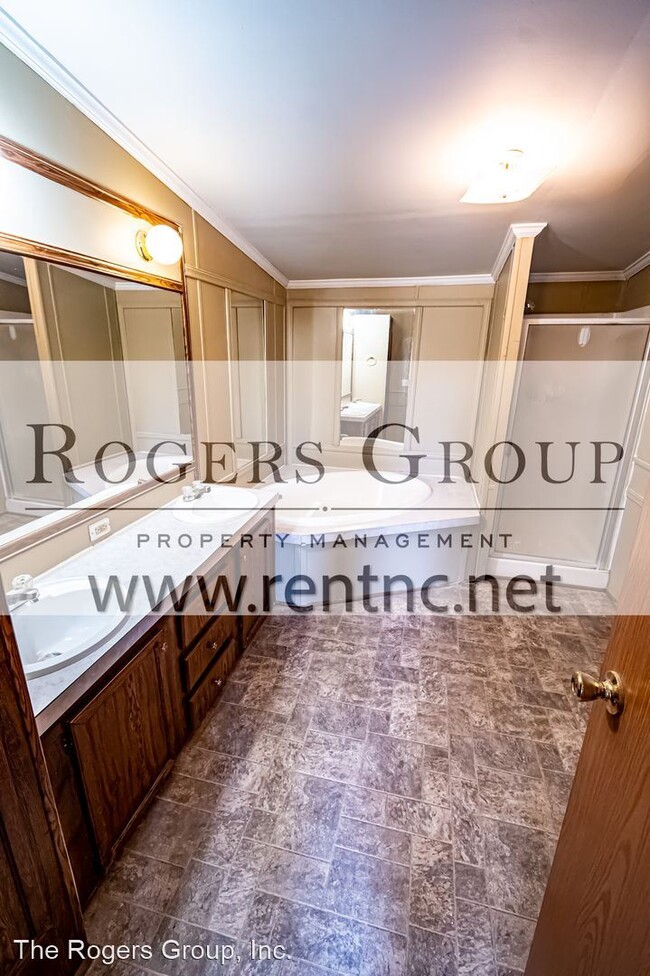 Building Photo - 3 br, 2 bath House - 260 Shepard Rd