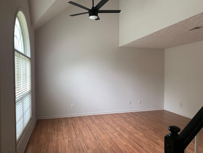 Foto del edificio - 2225 Sonoma Pl
