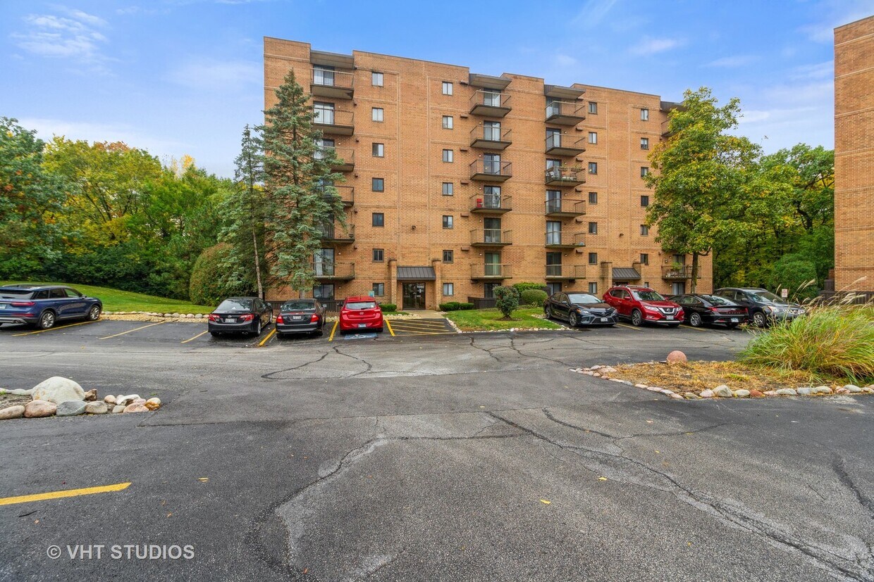 6050 Lake Bluff Dr Unit 502, Tinley Park, IL 60477 Condo for Rent in