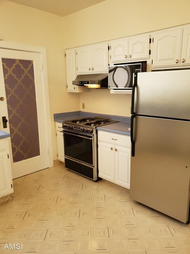 Foto del edificio - 1 br, 1 bath House - 45 Dorland St #4