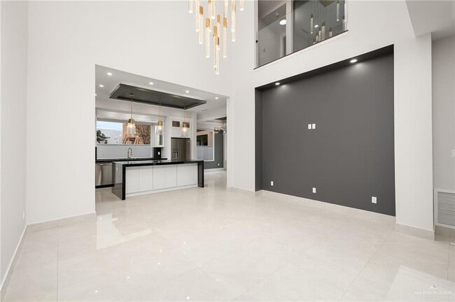 Building Photo - 21 S 42nd St