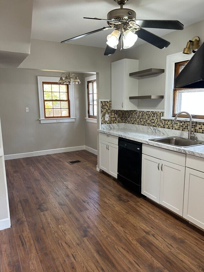 Foto del edificio - 3Bd 2BA Single Family Cleveland Heights