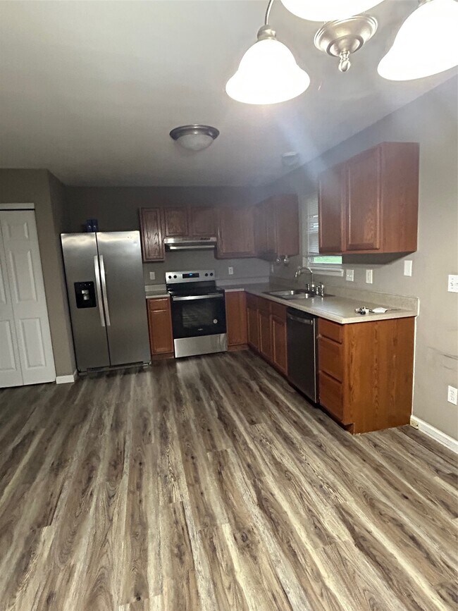 Foto del edificio - 2311 Garden Ln