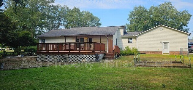 Building Photo - 557 N Parker Church Rd
