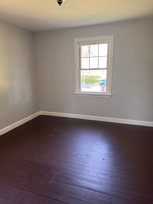 Foto del edificio - 372 Emerson Ave