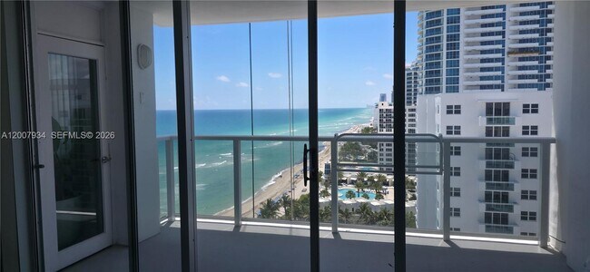Foto del edificio - 2751 S Ocean Dr