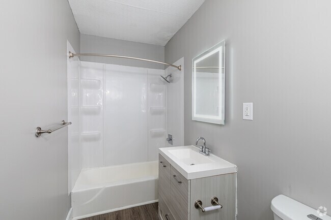 2BR, 2BA - 1,130SF - Bathroom - Cove West Hartford Apartments