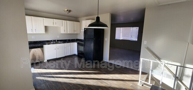Foto del edificio - 3459 Springnite Dr
